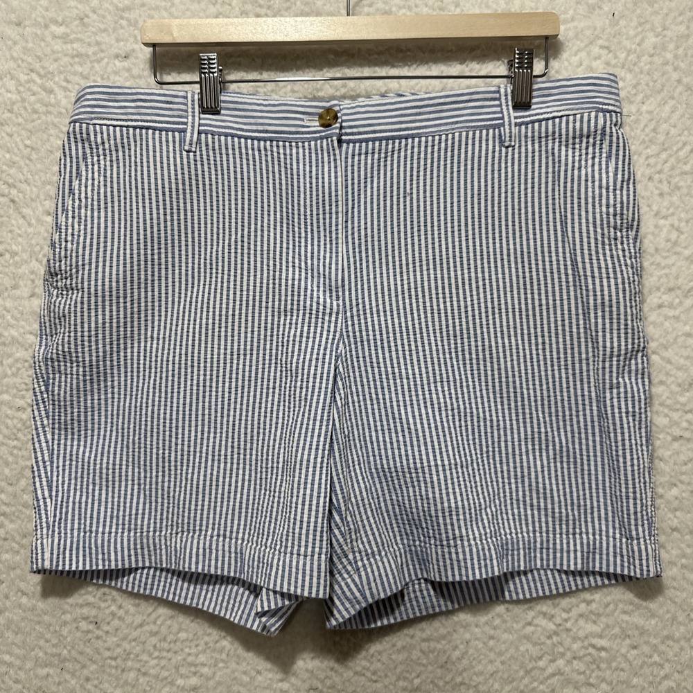 Talbots Women's Size 14 Relaxed Chino Shorts Seersucker Striped Blue Belt Loops